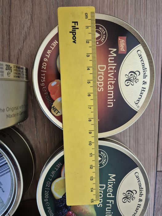 Кутии метални от бонбони.