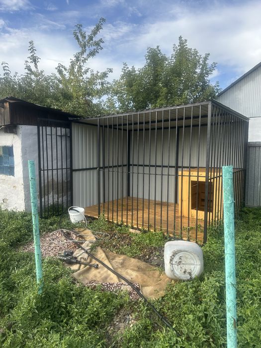 Продам вольер 2 на 3
