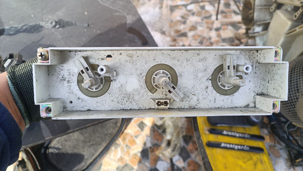 Ауди 100 запчасти печка