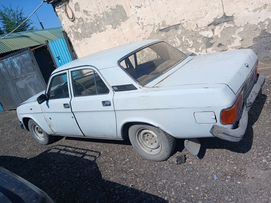 Продам срочно волга по запчасти