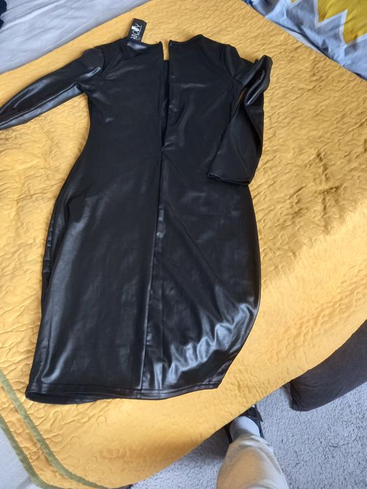 Черна кожена рокля