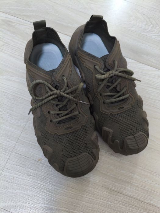 Продам красовки мултикам
