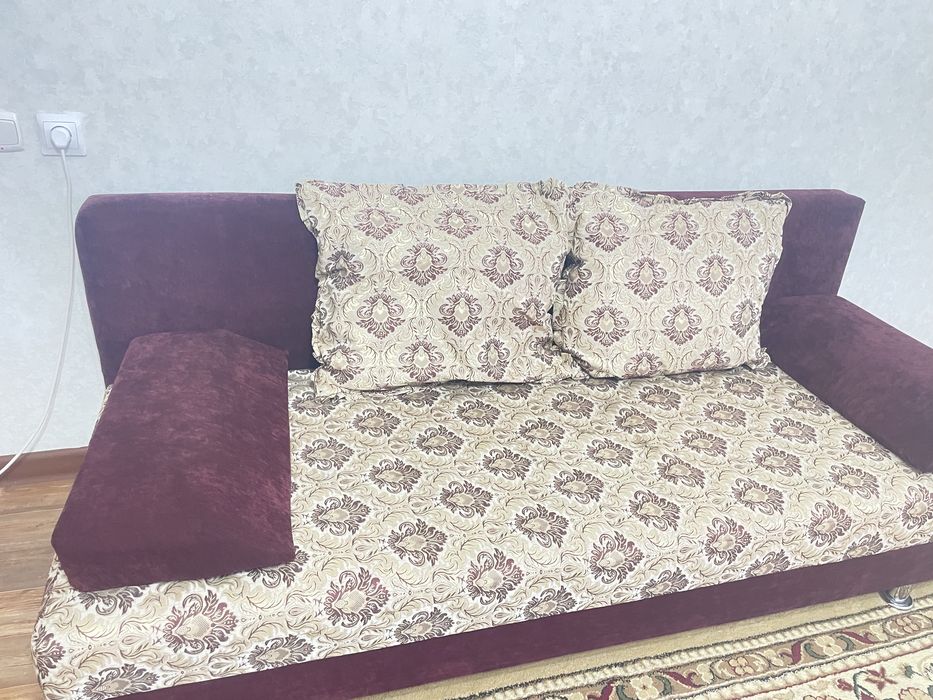 Продам два дивана тахта