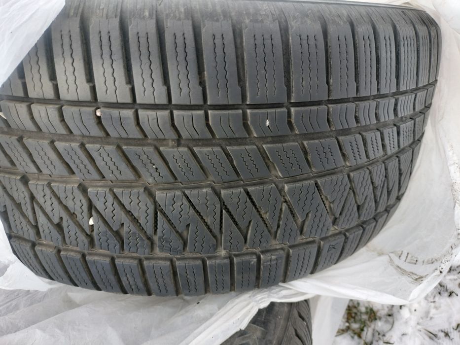 285 45 r 19. 255  50 r19 iarna