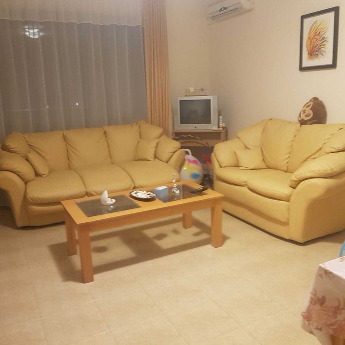 Диван еко кожа, ТВ маса, холна маса, бюро