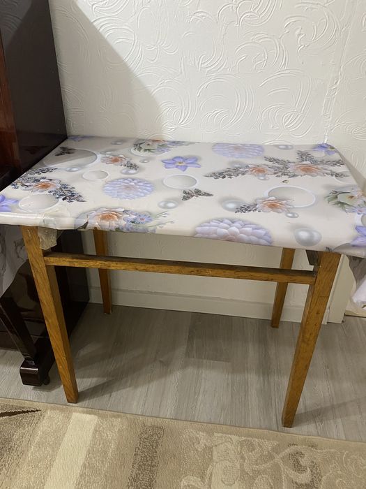 Стол продаю за 4000