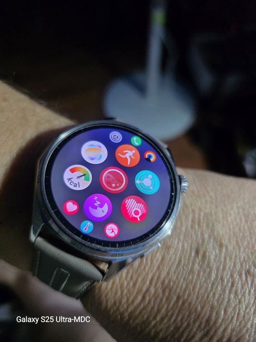 Vând smartwatch Huawei watch gt 6