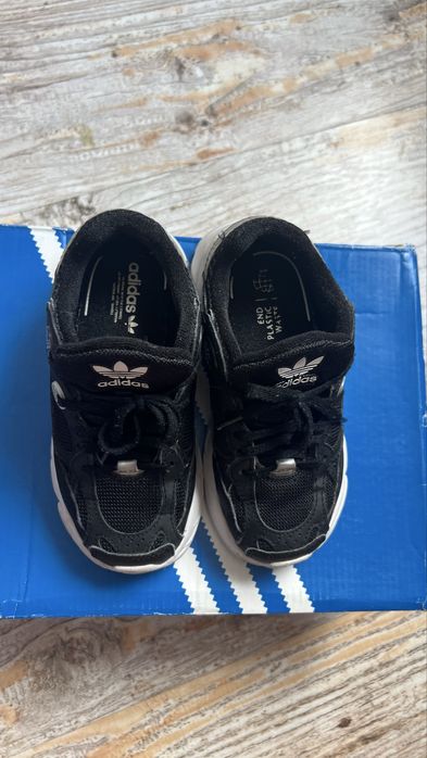 Adidas кроссовки (оригинал) 28 размер 3000 тг