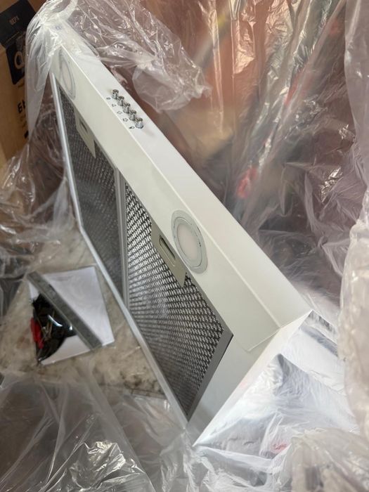 Вытяжка 60 см новая