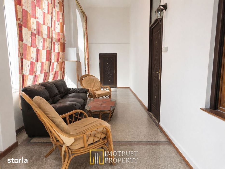 Vânzare apartament 2 camere ultracentral (în curte la McDonalds)