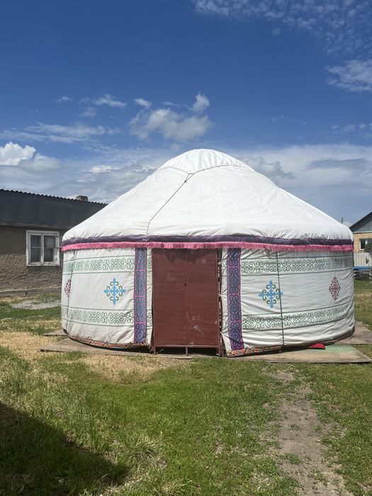Юрты,палатки,алтыбакан