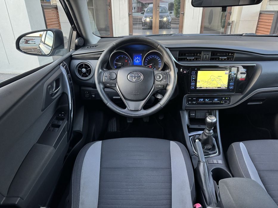 Toyoya Auris 1.6 D-4D Executive 2016 Facelift  Accept variante