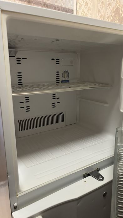 Продам холодильник TOSHIBA