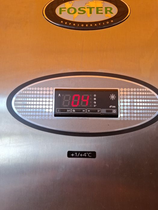 Frigider inox cu geam