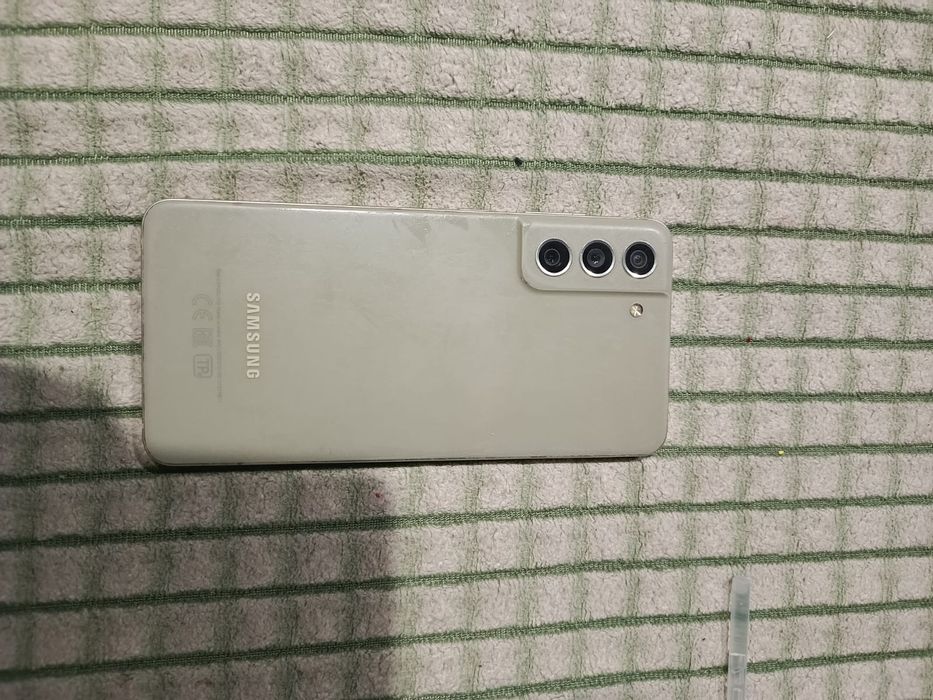 Обменяю Samsung S21 FE 128gb sim/esim