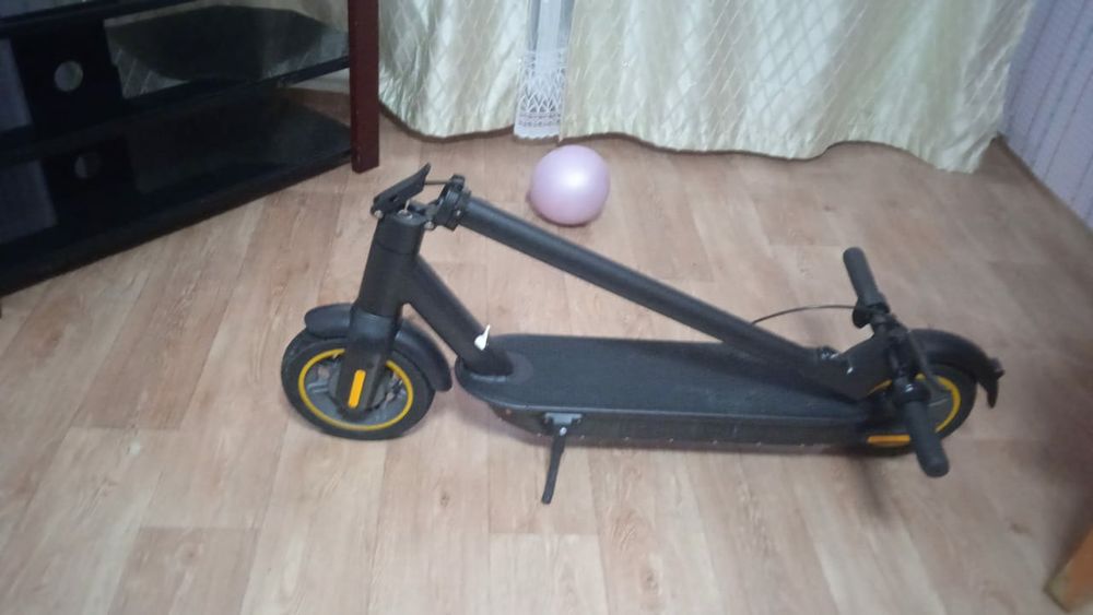 Продаю электросамокат,250 тысяч.