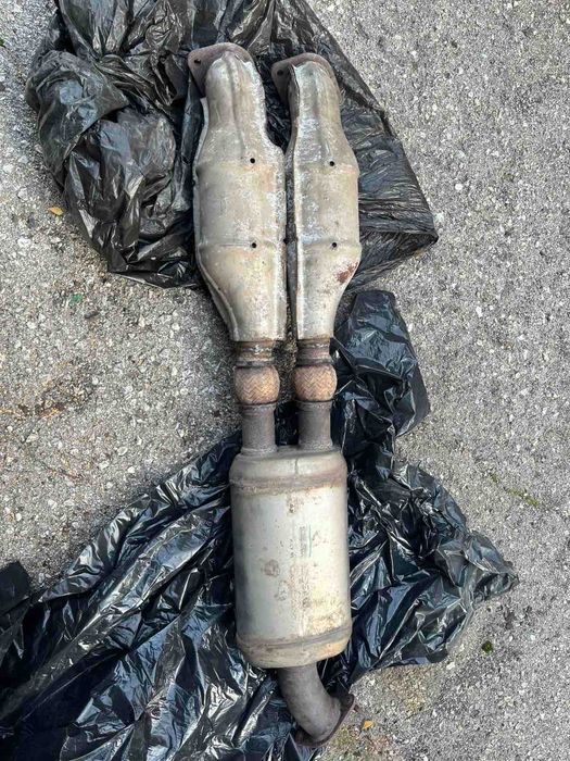 Nissan GTR средно гърне с катализатори(midpipe) 20300 jf00a