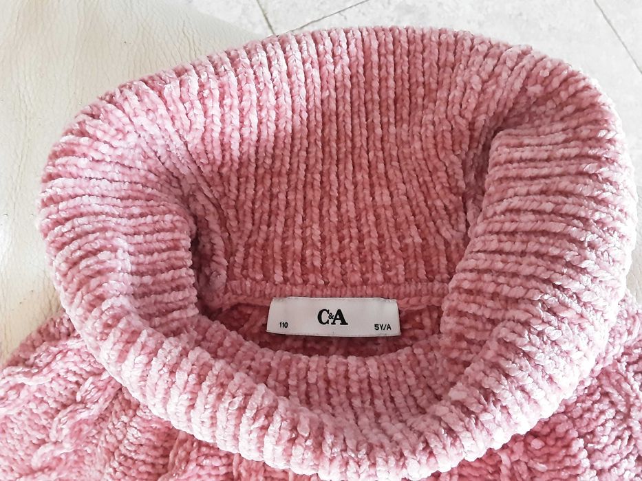 Детски пуловер/ блуза/дрехи. 110 см.