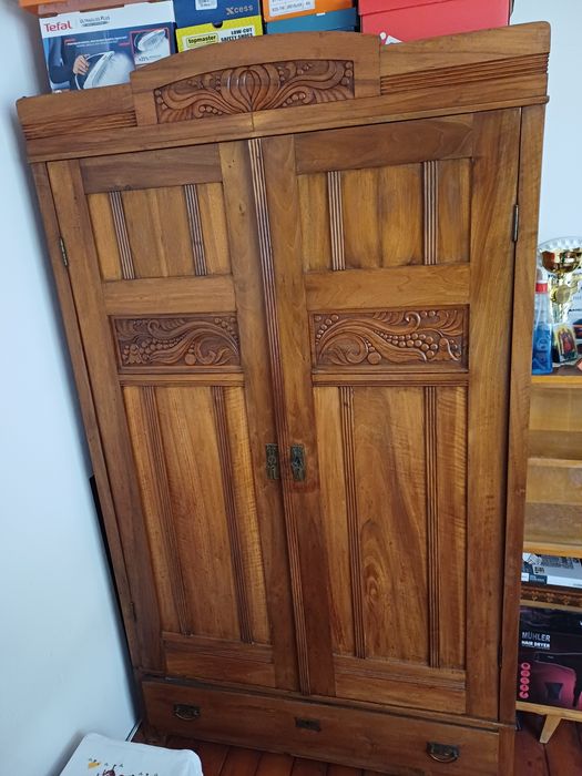 Ретро/старинен гардероб