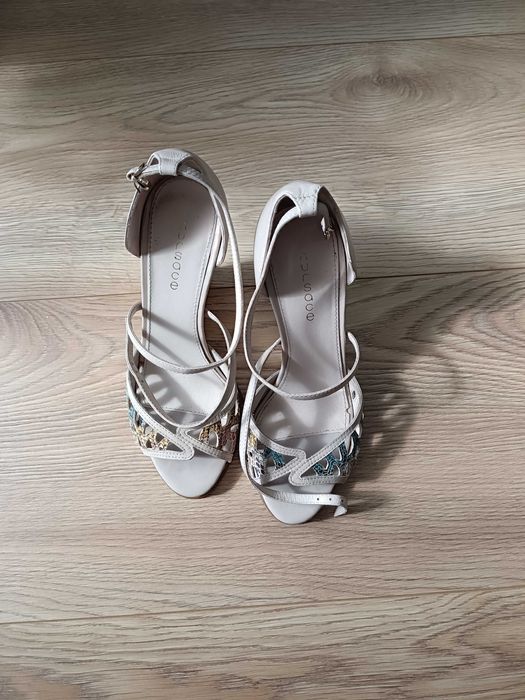 Сандали естествена кожа 36 номер обувани няколко пъти