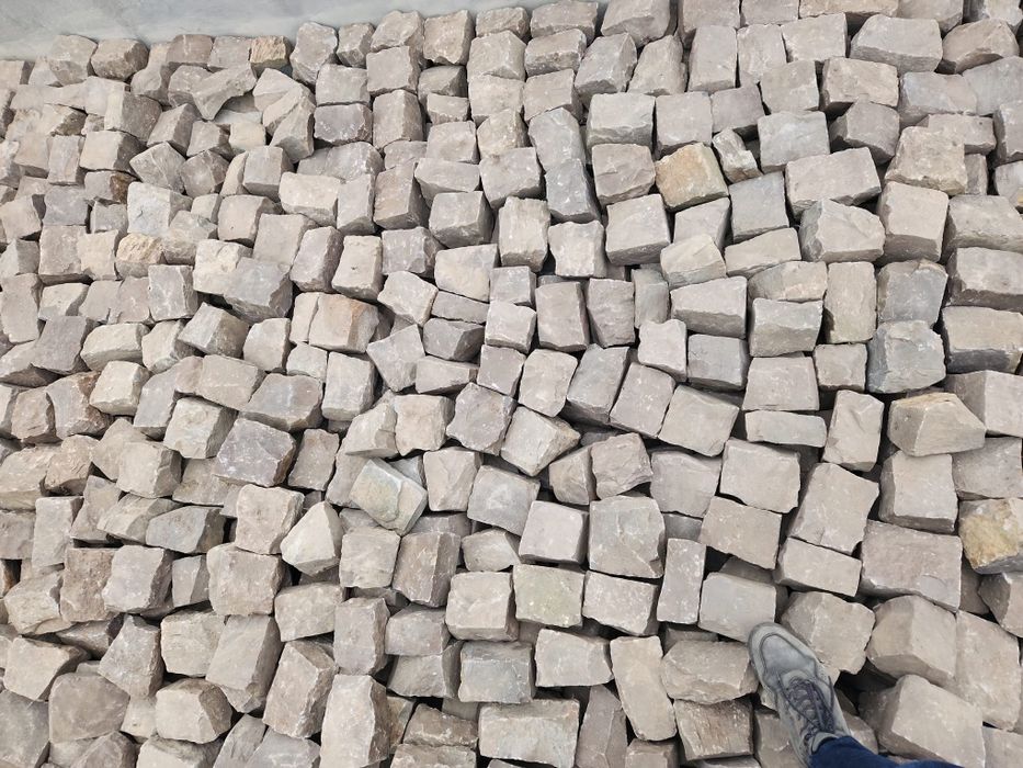 Piatra cubica pavaj curte