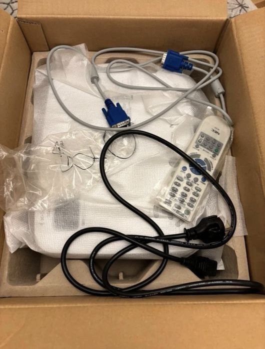Videoproiector NEC NP215
