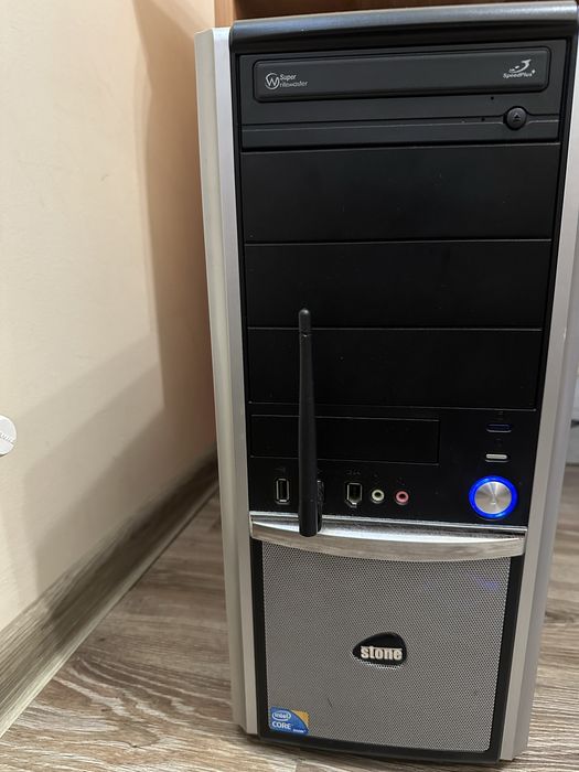 Компютърна конфигурация с геймърски монитор LG 23'