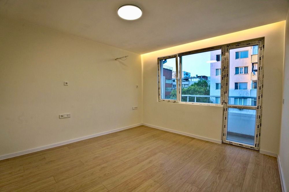 Продава се Четиристаен апартамент в Варна, Лятно кино Тракия - 120 кв.м за 2159 €/кв.м - Снимка #7