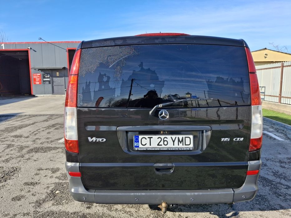 Vând Mercedes Vito 2.2 115 CDI 2010 8+1