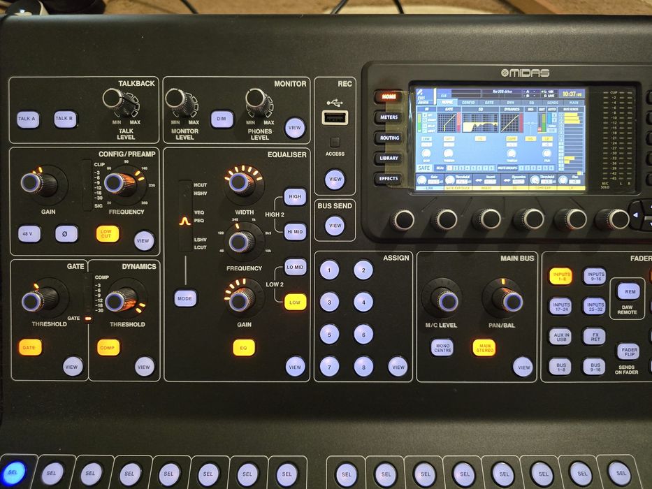 Midas M32 live  scene bune schimb cu L3600FD dynacord