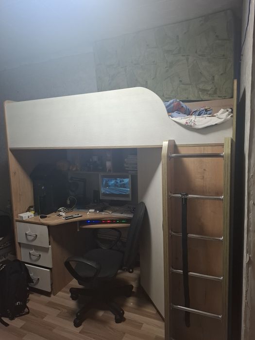 двухъярусная  кровать