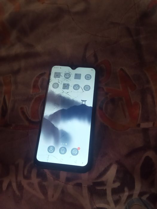 Oppo AX7  разбит