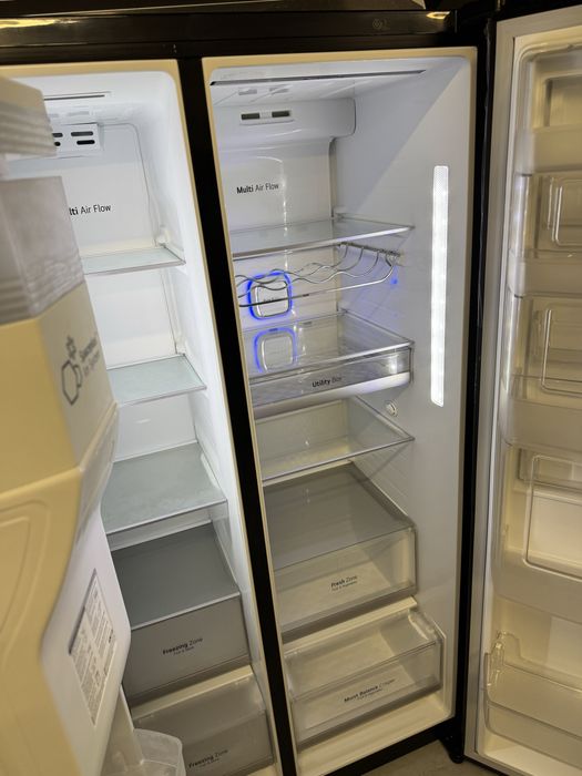 Frigider side-by-side LG GSS6871MC