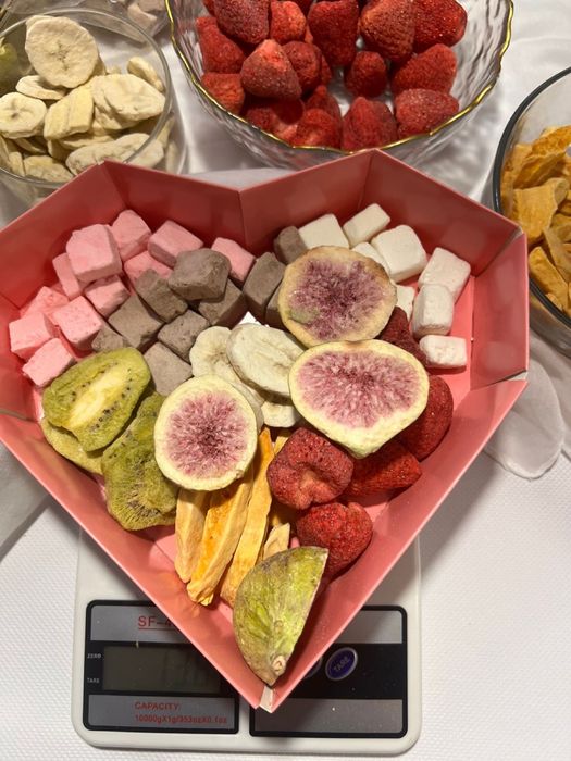 Сублимированный фрукты и мороженое