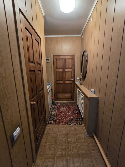 Продаётся 4-комнатный дом в центре города