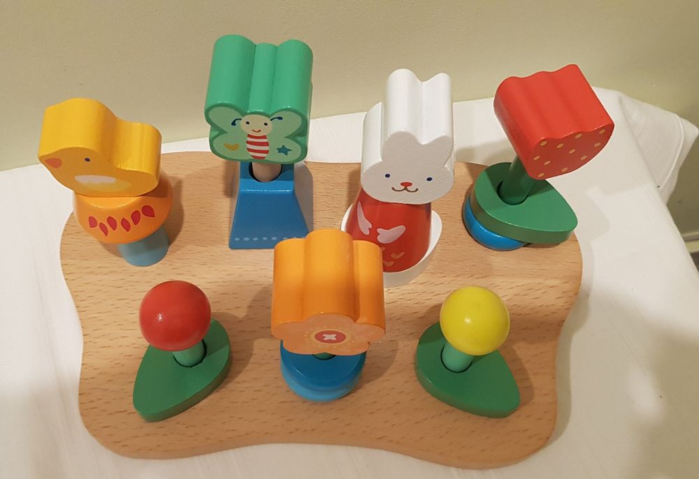 Комплект дървени кубчета за нанизване "Цветна градина"