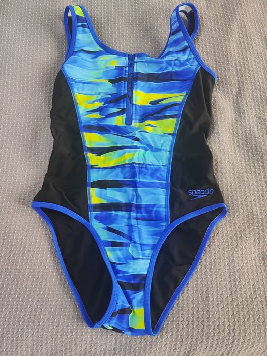 Продам спортивный купальник