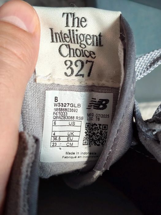 New Balance 327 gri închis cu logo alb mărimea 36.5 noi originali