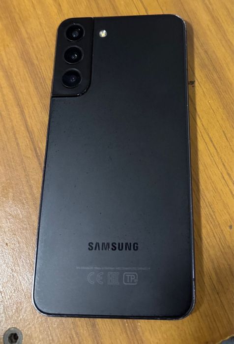 Самсунг s22+ телефон