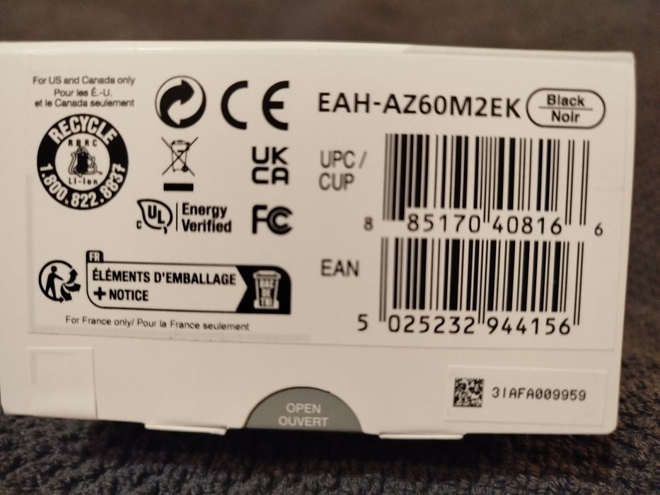 Чисто нови неразпечатвани слушалки AZ60M2