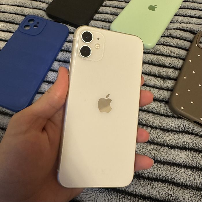 iPhone 11 64GB перфектен