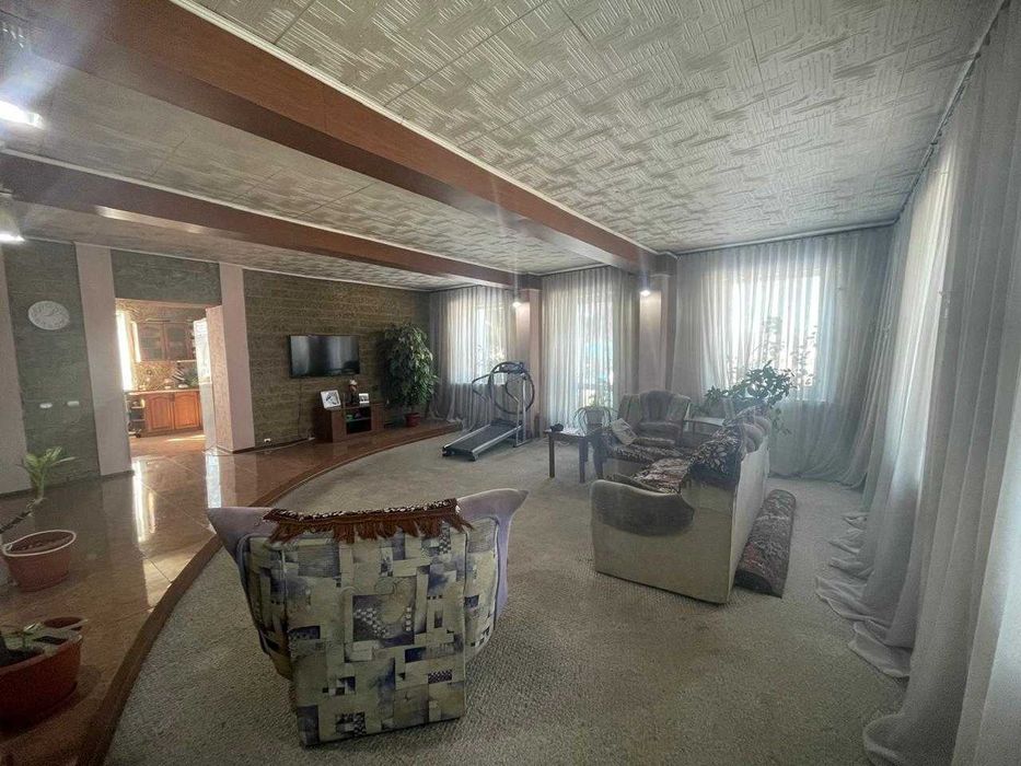 дом + магазин в Тепличном