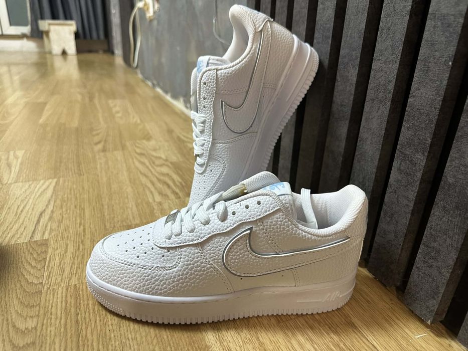 Oferta -Adidasi Nike cu eticheta