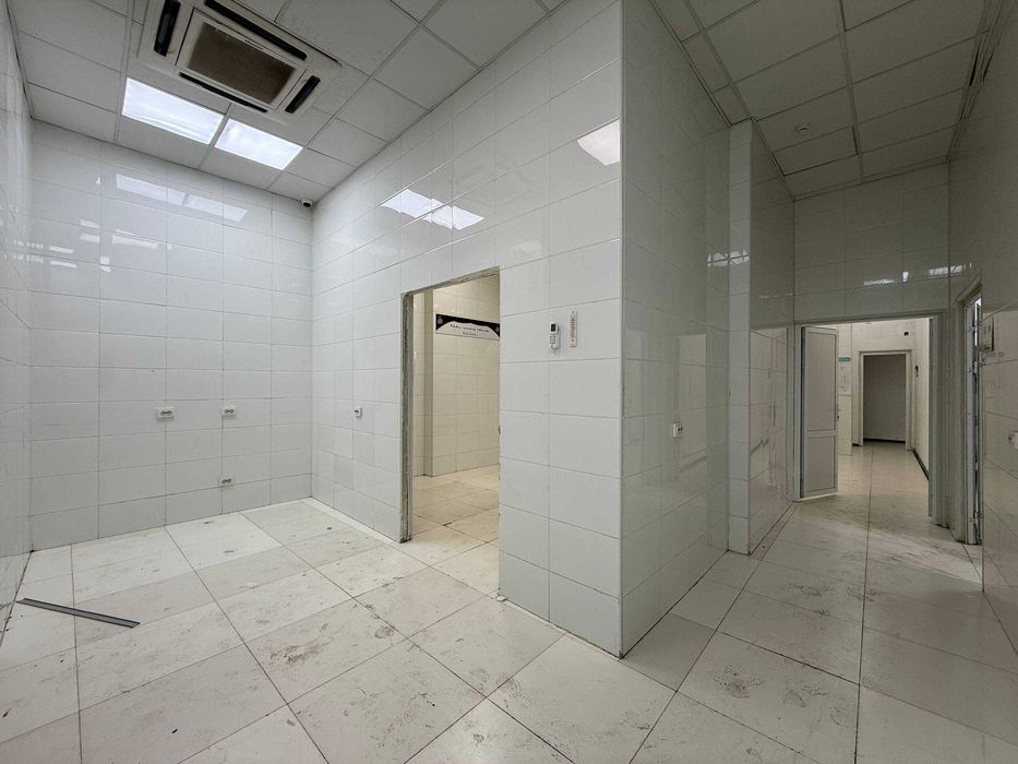 (Добрый) Аренда 45 м² и 60 м² на 1 линии проспекта Алишера Навои