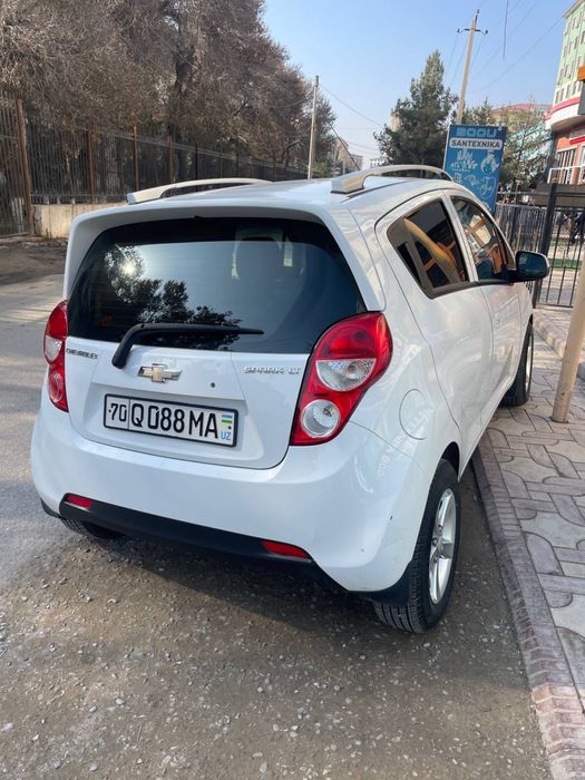 Спарк автомобили срочно сотилади