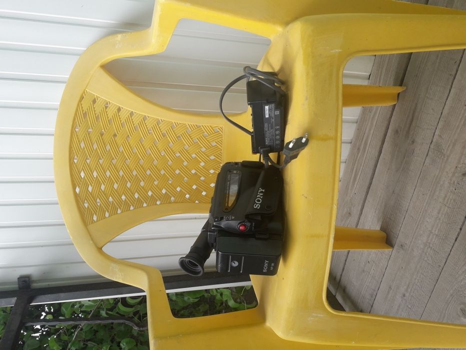 Vînd cameră de filmare sony