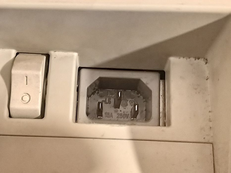 Продам принтер HP LaserJet 1100,б/у