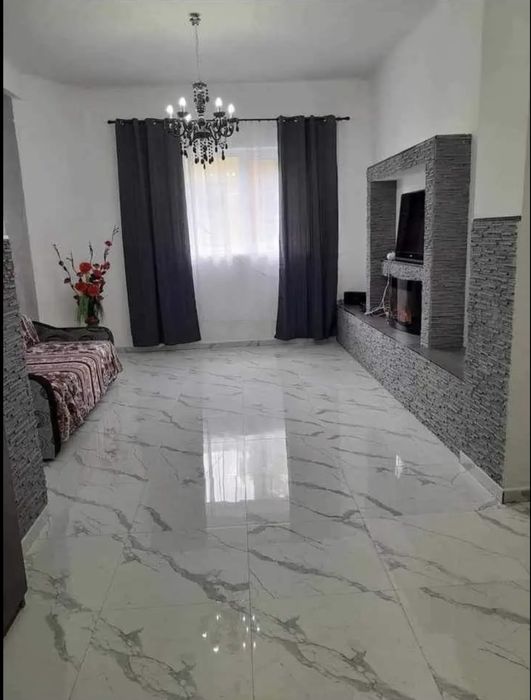 Vand schimb apartament la parter zona Gara De Nord
