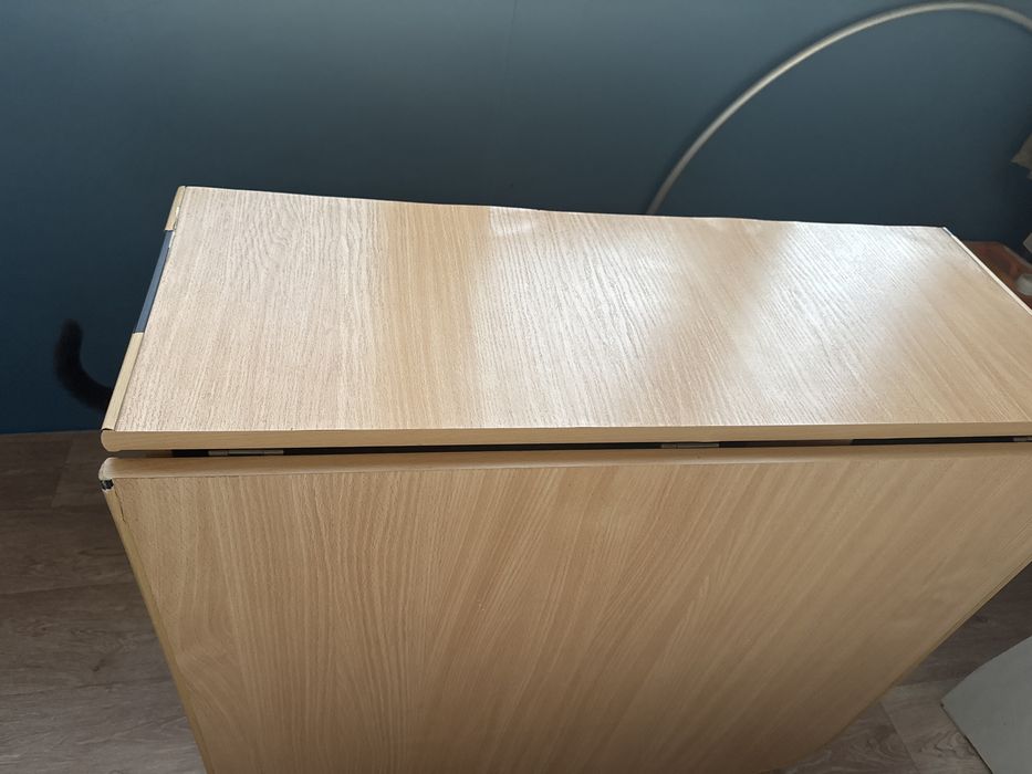 Продам стол- книжку