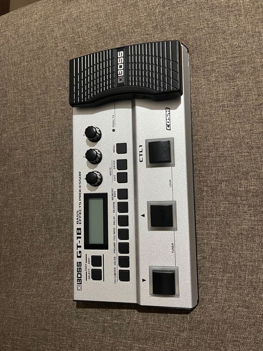 Мултиефект / процесор за бас Boss GT1-B